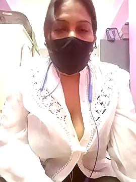 HEENA STRIP online show from September 2025 09:50:01 PM
