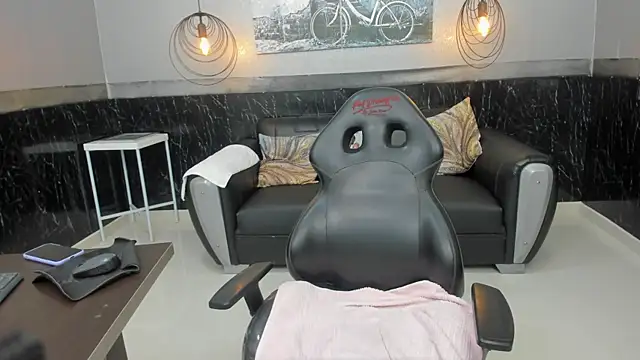 NattCurvy online show from September 2025 02:26:02 AM