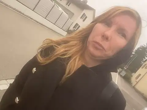 JenyJansi online show from September 2025 11:02:02 AM