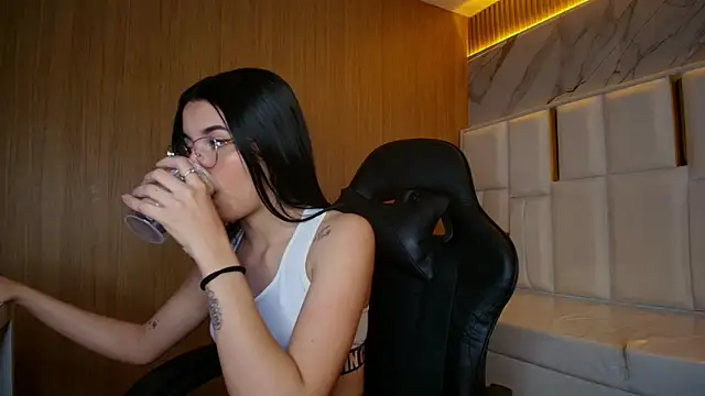 Snapshot of sophiadoll_tf chatting on October 2025 01:32:02 PM sophiadoll tf online show from October 2025 01:32:02 PM