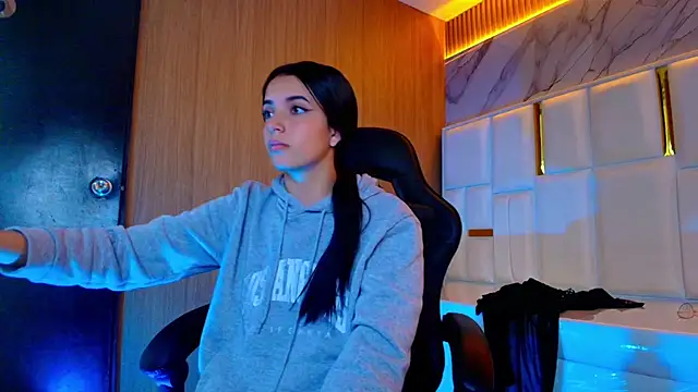 Snapshot of sophiadoll_tf chatting on October 2025 08:43:02 PM sophiadoll tf online show from October 2025 08:43:02 PM