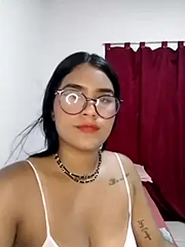 Snapshot of Renata_Zoe chatting on October 2025 06:31:02 PM Renata Zoe online show from October 2025 06:31:02 PM