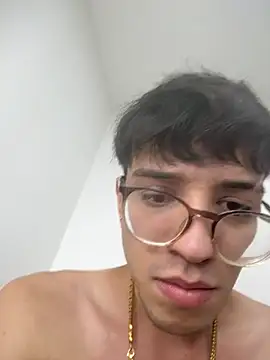 Snapshot of arthurdavies chatting on October 2025 03:43:01 AM arthurdavies online show from October 2025 03:43:01 AM