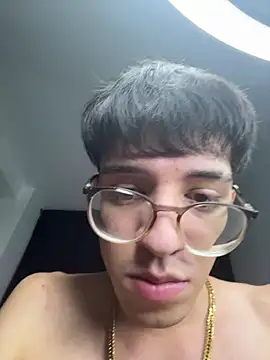 Snapshot of arthurdavies chatting on November 2025 02:46:02 AM arthurdavies online show from November 2025 02:46:02 AM