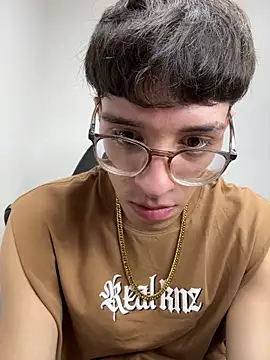 Snapshot of arthurdavies chatting on December 2025 04:44:02 AM arthurdavies online show from December 2025 04:44:02 AM