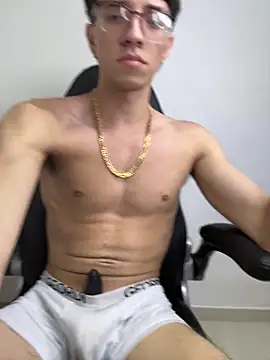 Snapshot of arthurdavies chatting on December 2025 04:54:01 AM arthurdavies online show from December 2025 04:54:01 AM