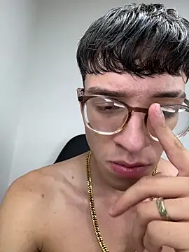 Snapshot of arthurdavies chatting on December 2025 12:48:01 AM arthurdavies online show from December 2025 12:48:01 AM