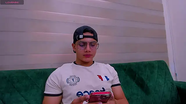 axel vega online show from September 2025 01:15:02 PM