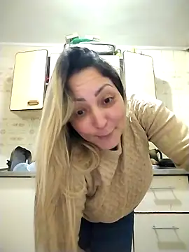 Snapshot of Lunita86 chatting on October 2025 10:31:01 PM Lunita86 online show from October 2025 10:31:01 PM