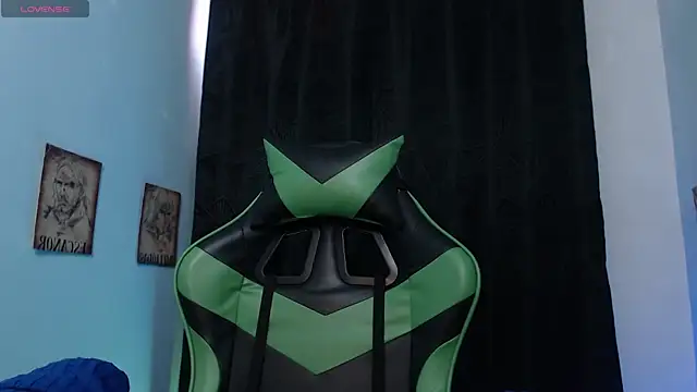 Snapshot of queen_salomme chatting on October 2025 11:53:02 AM queen salomme online show from October 2025 11:53:02 AM