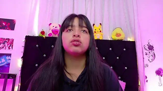 Snapshot of queen_salomme chatting on October 2025 11:24:01 AM queen salomme online show from October 2025 11:24:01 AM