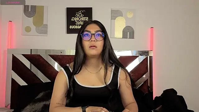 Violettabloom  online show from September 2025 12:43:02 PM