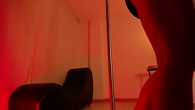 Snapshot of Scarleett_Moon chatting on October 2025 03:25:03 AM Scarleett Moon online show from October 2025 03:25:03 AM