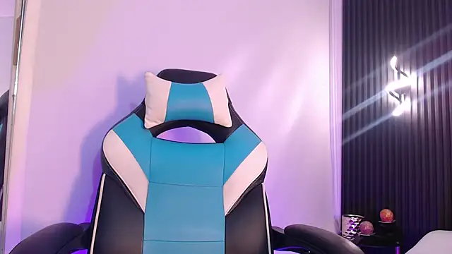 Snapshot of Scarleett_Moon chatting on November 2025 04:07:01 AM Scarleett Moon online show from November 2025 04:07:01 AM