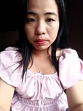 Snapshot of tulipsexy chatting on October 2025 12:43:02 AM tulipsexy online show from October 2025 12:43:02 AM