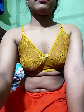 Snapshot of Cute_Couple59 chatting on October 2025 06:20:01 PM Cute Couple59 online show from October 2025 06:20:01 PM