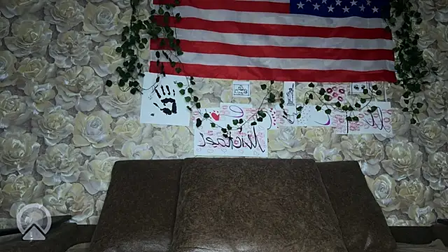 sweeet strawberies online show from October 2025 05:10:01 PM