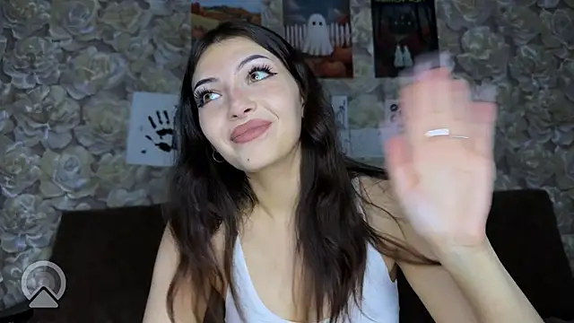 sweeet strawberies online show from October 2025 05:14:02 PM