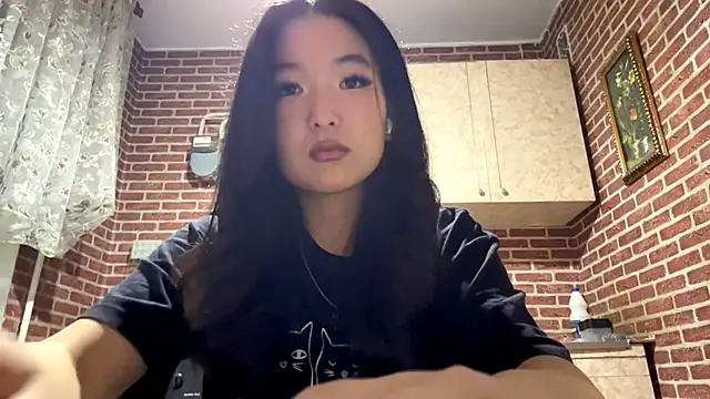 EmmaLeexth online show from November 2025 12:27:02 PM