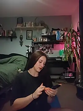 laradoom online show from November 2025 11:48:01 PM