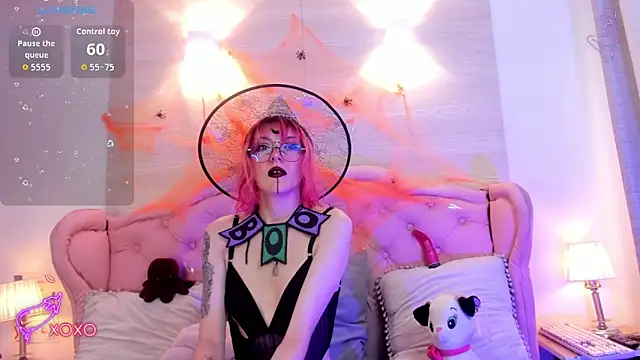 Rossiie Hunt  online show from October 2025 04:27:02 PM