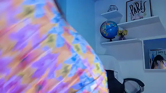 Snapshot of LuzAngie chatting on October 2025 07:22:02 PM LuzAngie online show from October 2025 07:22:02 PM