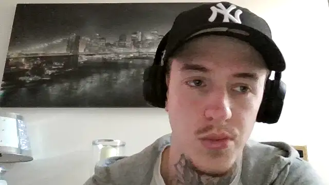 ZaneValentino online show from September 2025 03:39:01 PM