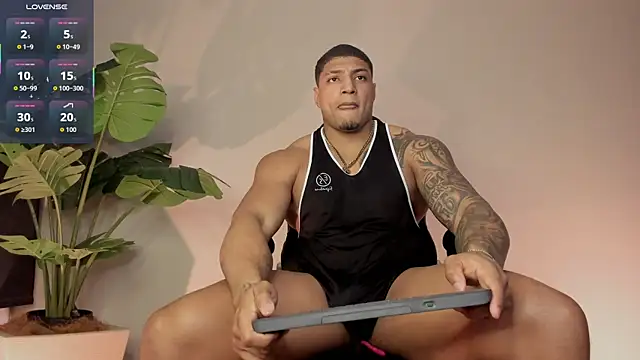 Snapshot of chrizmacgregor chatting on October 2025 12:19:01 AM chrizmacgregor online show from October 2025 12:19:01 AM