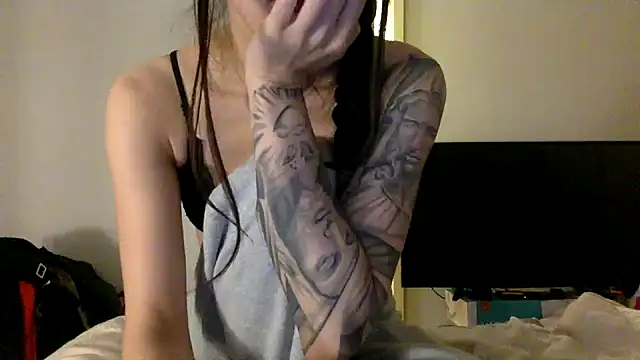 Snapshot of pinkybaby444 chatting on October 2025 12:27:02 PM pinkybaby444 online show from October 2025 12:27:02 PM