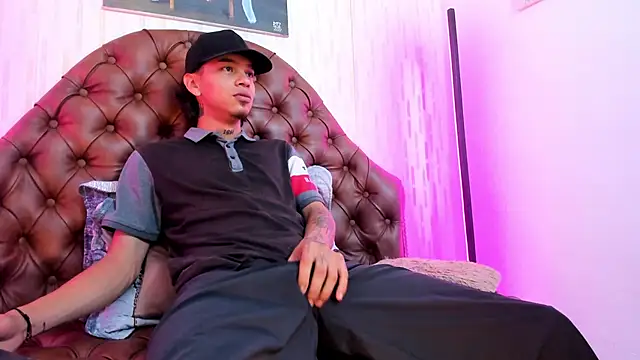 noah blake0 online show from October 2025 02:08:02 AM