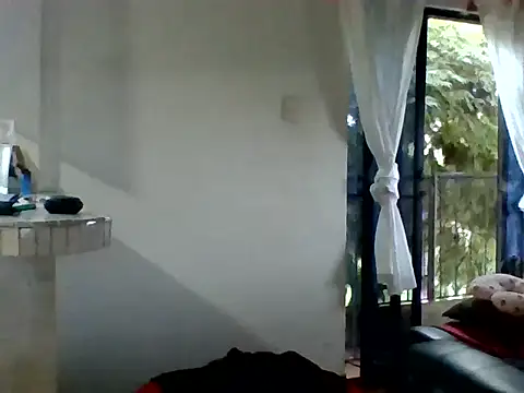 XavierFox1 online show from November 2025 07:46:01 PM