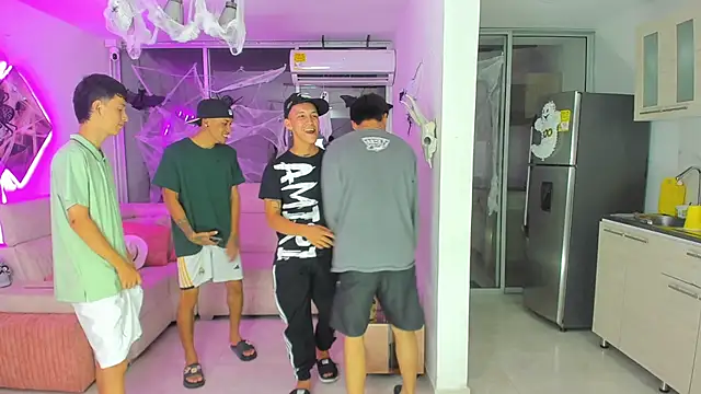 Snapshot of Houseofwarrios chatting on October 2025 05:25:01 AM Houseofwarrios online show from October 2025 05:25:01 AM