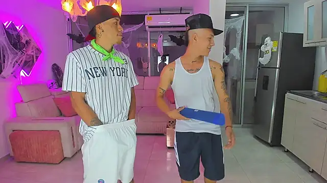 Snapshot of Houseofwarrios chatting on October 2025 05:37:01 AM Houseofwarrios online show from October 2025 05:37:01 AM