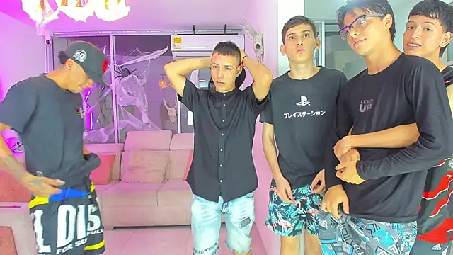 Snapshot of Houseofwarrios chatting on October 2025 05:19:01 AM Houseofwarrios online show from October 2025 05:19:01 AM