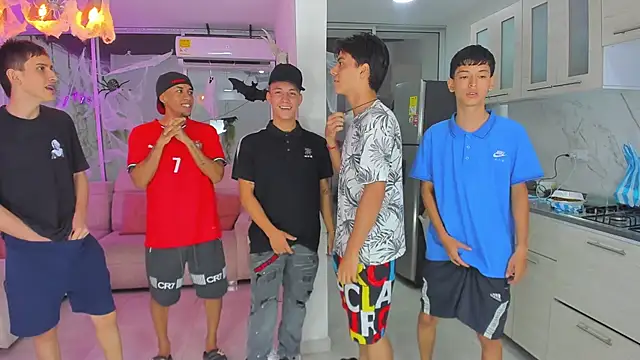 Snapshot of Houseofwarrios chatting on October 2025 05:19:02 AM Houseofwarrios online show from October 2025 05:19:02 AM