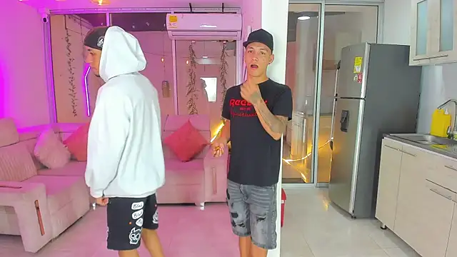 Snapshot of Houseofwarrios chatting on November 2025 05:30:02 AM Houseofwarrios online show from November 2025 05:30:02 AM