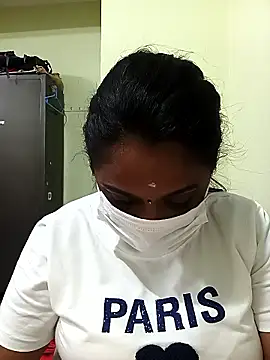 Snapshot of queendivya chatting on October 2025 02:02:01 PM queendivya online show from October 2025 02:02:01 PM