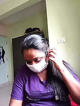 Snapshot of queendivya chatting on October 2025 05:05:01 AM queendivya online show from October 2025 05:05:01 AM