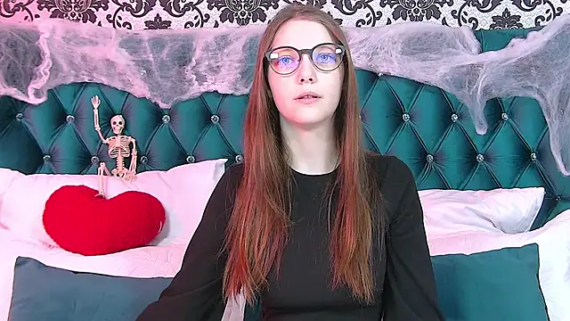 EllenBush online show from October 2025 05:06:02 PM