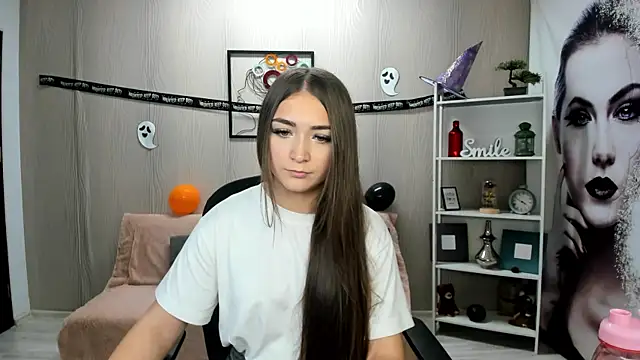 EllaClarke online show from October 2025 12:50:01 PM