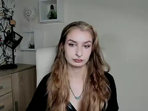 NinaBlond1 online show from October 2025 05:38:02 AM