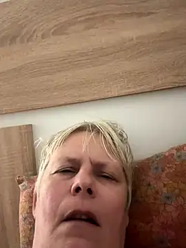 VyC7564 online show from October 2025 12:17:02 PM