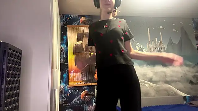 Snapshot of Elira_Breeze chatting on November 2025 05:25:02 PM Elira Breeze online show from November 2025 05:25:02 PM