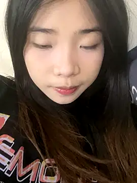 Snapshot of -Tania- chatting on October 2025 09:02:02 AM -Tania- online show from October 2025 09:02:02 AM