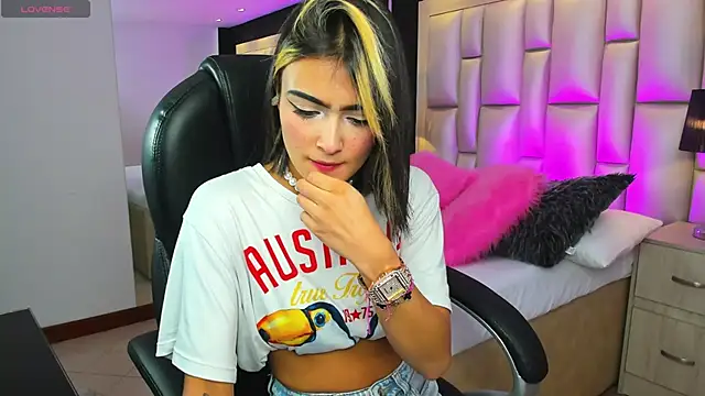 LuisaJonnes  online show from November 2025 03:24:02 PM