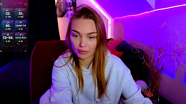 KitsyMoore online show from September 2025 01:15:01 PM