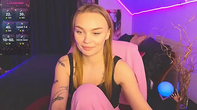 KitsyMoore online show from October 2025 04:49:01 PM