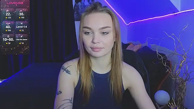 KitsyMoore online show from October 2025 01:08:02 PM