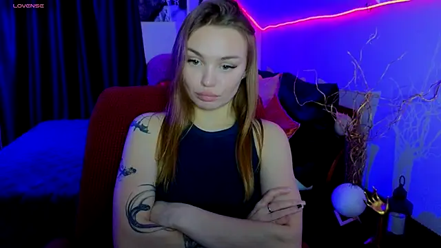 KitsyMoore online show from December 2025 01:09:02 PM