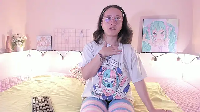 Kitty NaNa online show from November 2025 02:28:01 PM